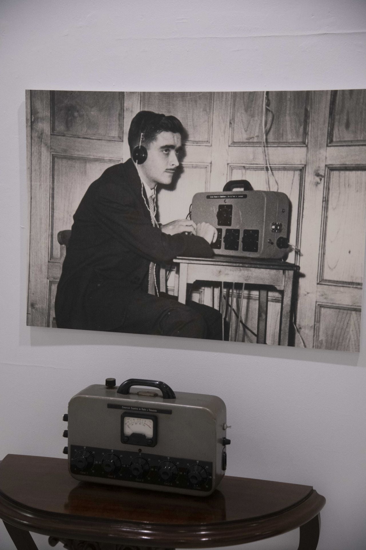 Cien años de emisiones de radio local en Cartagena